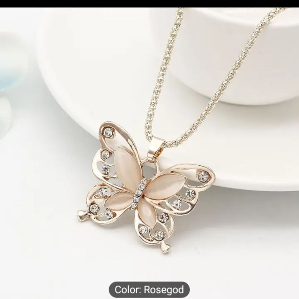 Butterfly necklace gold new e27 - Picture 2 of 3